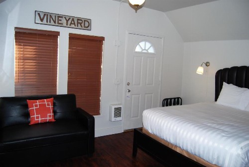 Deep Water Inn - image 10