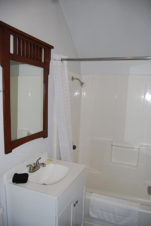 Deep Water Inn - image 12