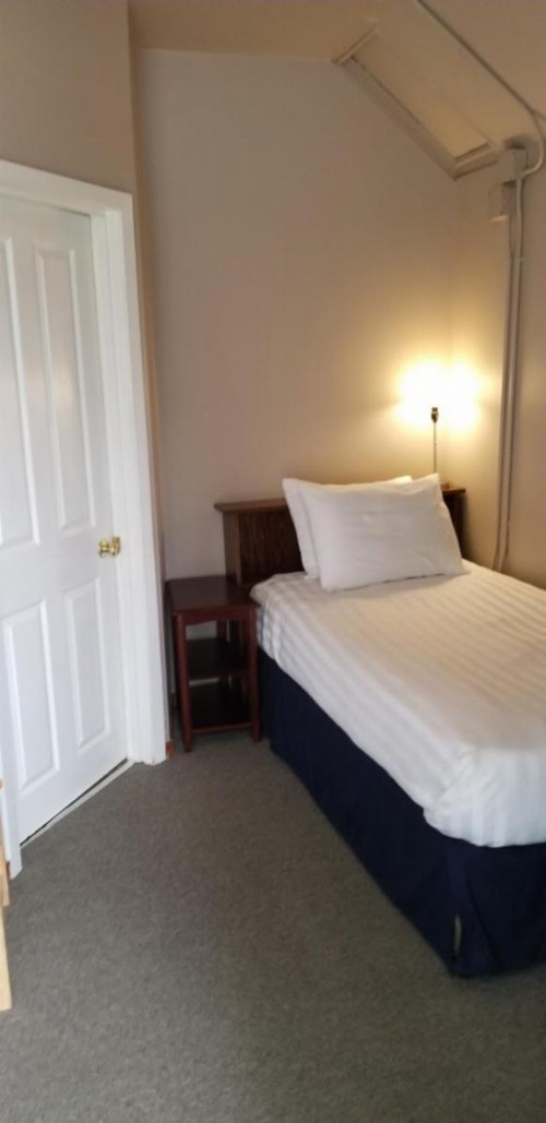 Deep Water Inn - image 26