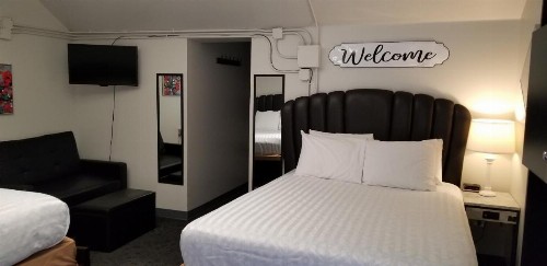 Deep Water Inn - image 30