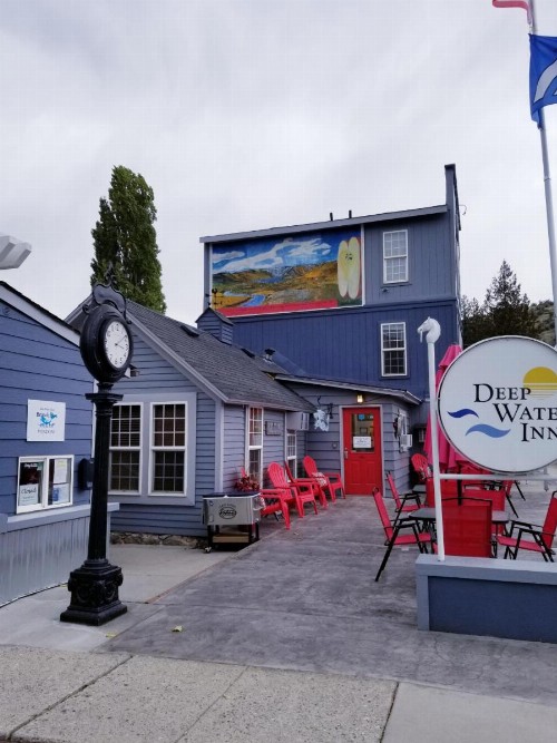 Deep Water Inn - image 4