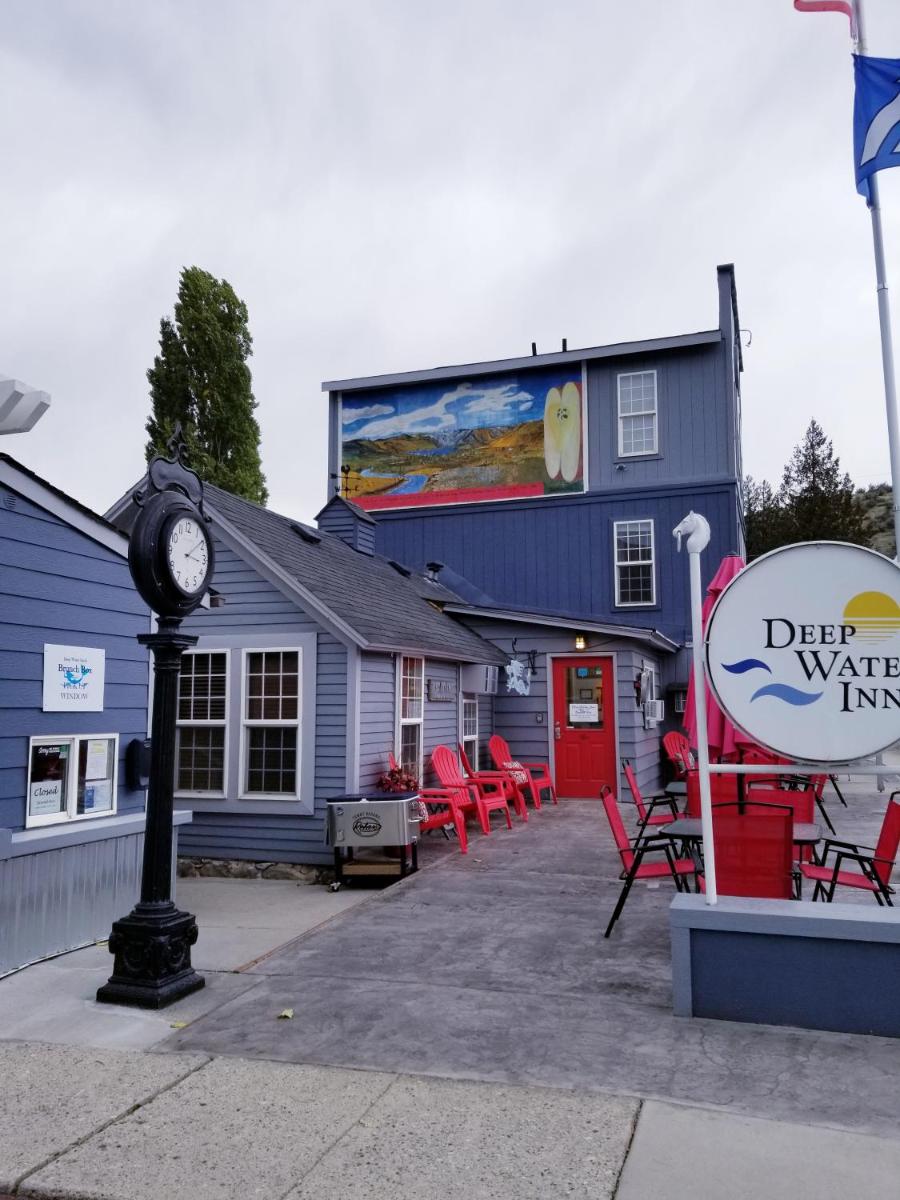 Deep Water Inn - image 4