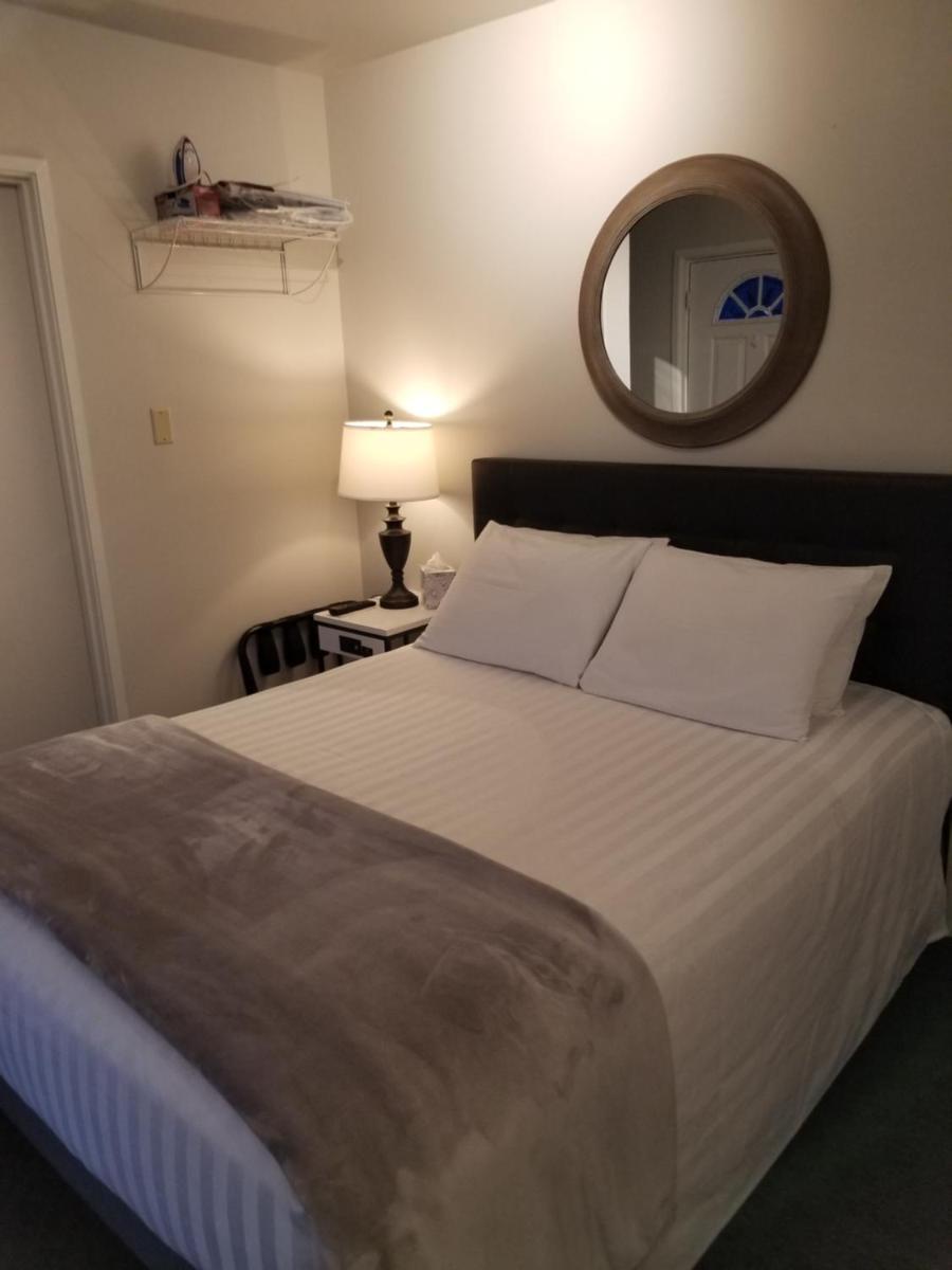 Deep Water Inn - image 5