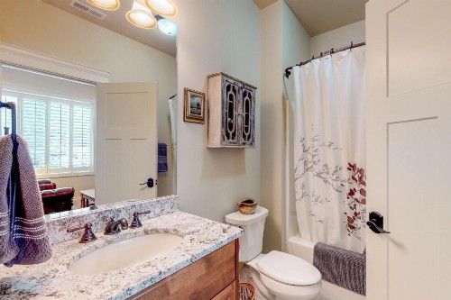 4 Bed 3 Bath Vacation home in Chelan - image 7