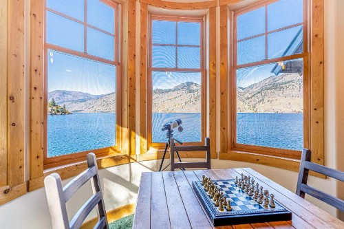 Captain's Lighthouse Lodge - image 11
