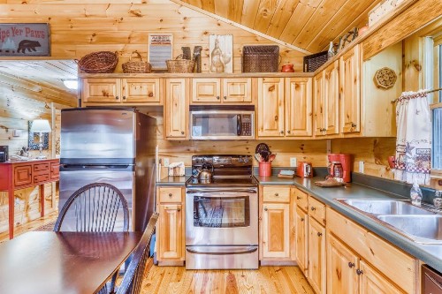 Papa Bear`S Den - image 2