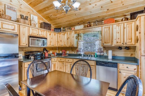 Papa Bear`S Den - image 5