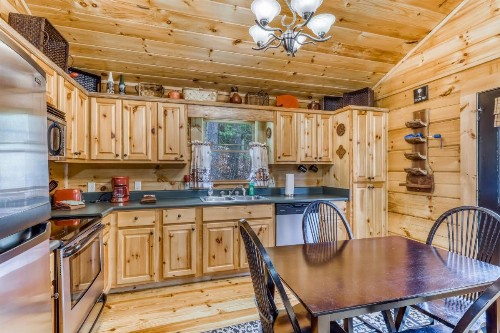Papa Bear`S Den - image 6