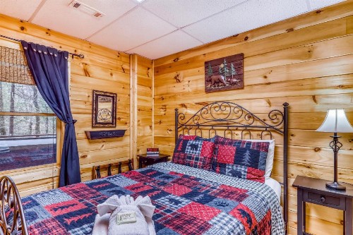 Papa Bear`S Den - image 9