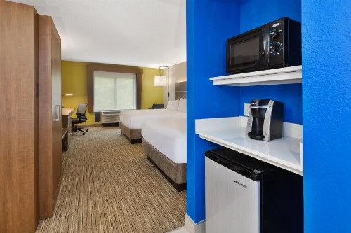 Holiday Inn Express & Suites Chesapeake an IHG Hotel - image 16