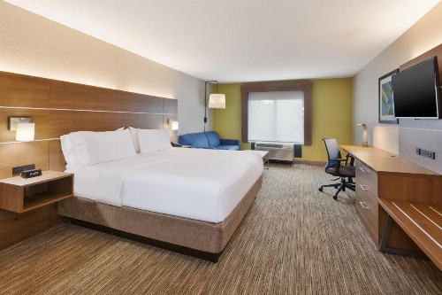 Holiday Inn Express & Suites Chesapeake an IHG Hotel - image 20
