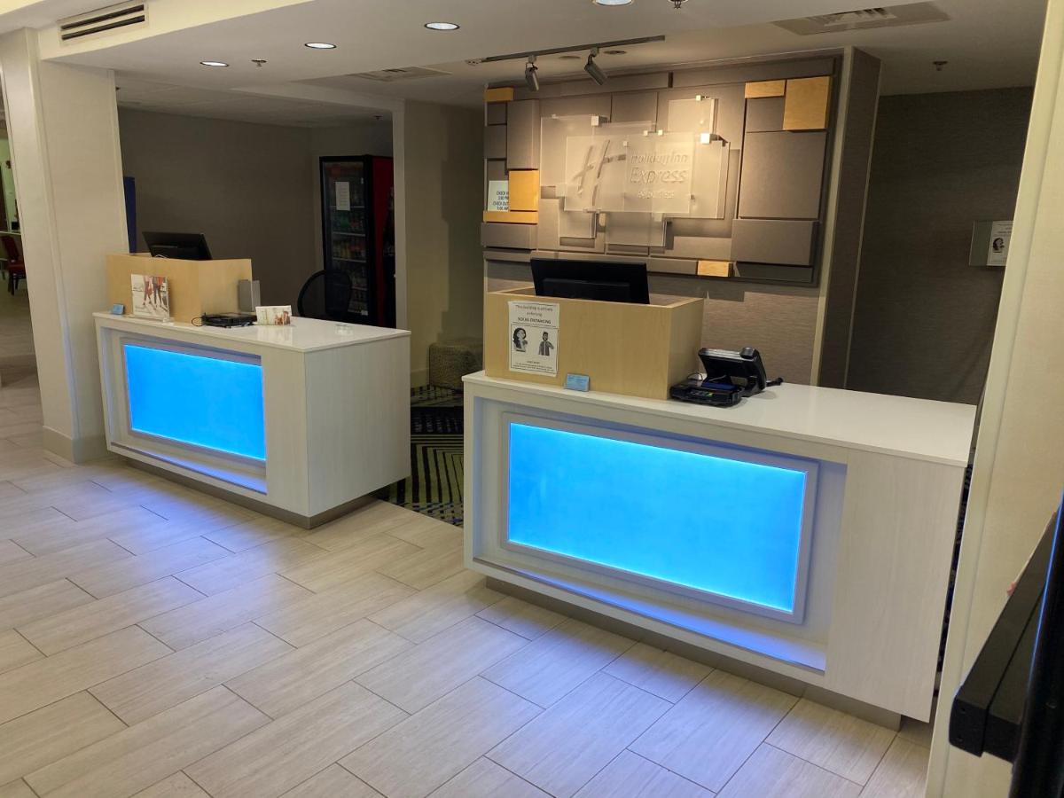 Holiday Inn Express & Suites Chesapeake an IHG Hotel - image 5