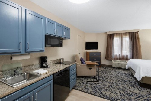Candlewood Suites Chesapeake-Suffolk an IHG Hotel - image 11