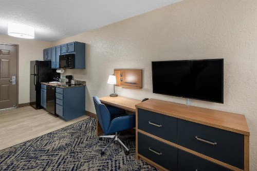 Candlewood Suites Chesapeake-Suffolk an IHG Hotel - image 7