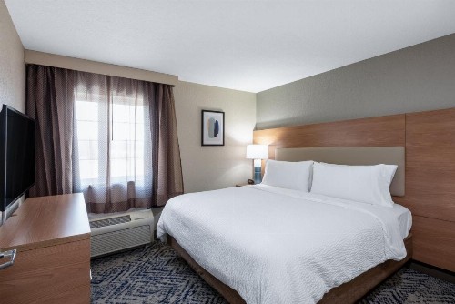 Candlewood Suites Chesapeake-Suffolk an IHG Hotel - image 9
