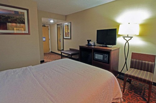 Hampton Inn Norfolk/Chesapeake - Greenbrier Area - image 17