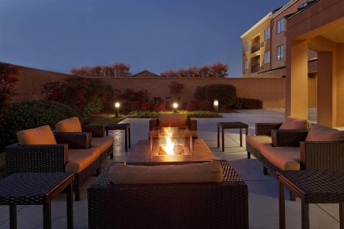 Courtyard Chesapeake Greenbrier - image 16