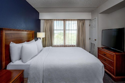 Residence Inn by Marriott Chesapeake Greenbrier - image 39