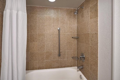 Delta Hotels by Marriott Chesapeake Norfolk - image 2