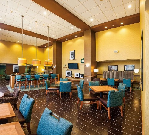 Hampton Inn & Suites Chesapeake-Square Mall - image 30
