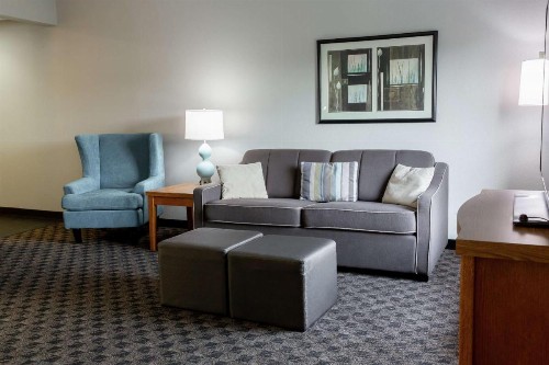 Hampton Inn & Suites Chesapeake-Square Mall - image 34