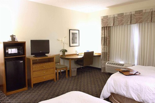 Hampton Inn & Suites Chesapeake-Square Mall - image 35