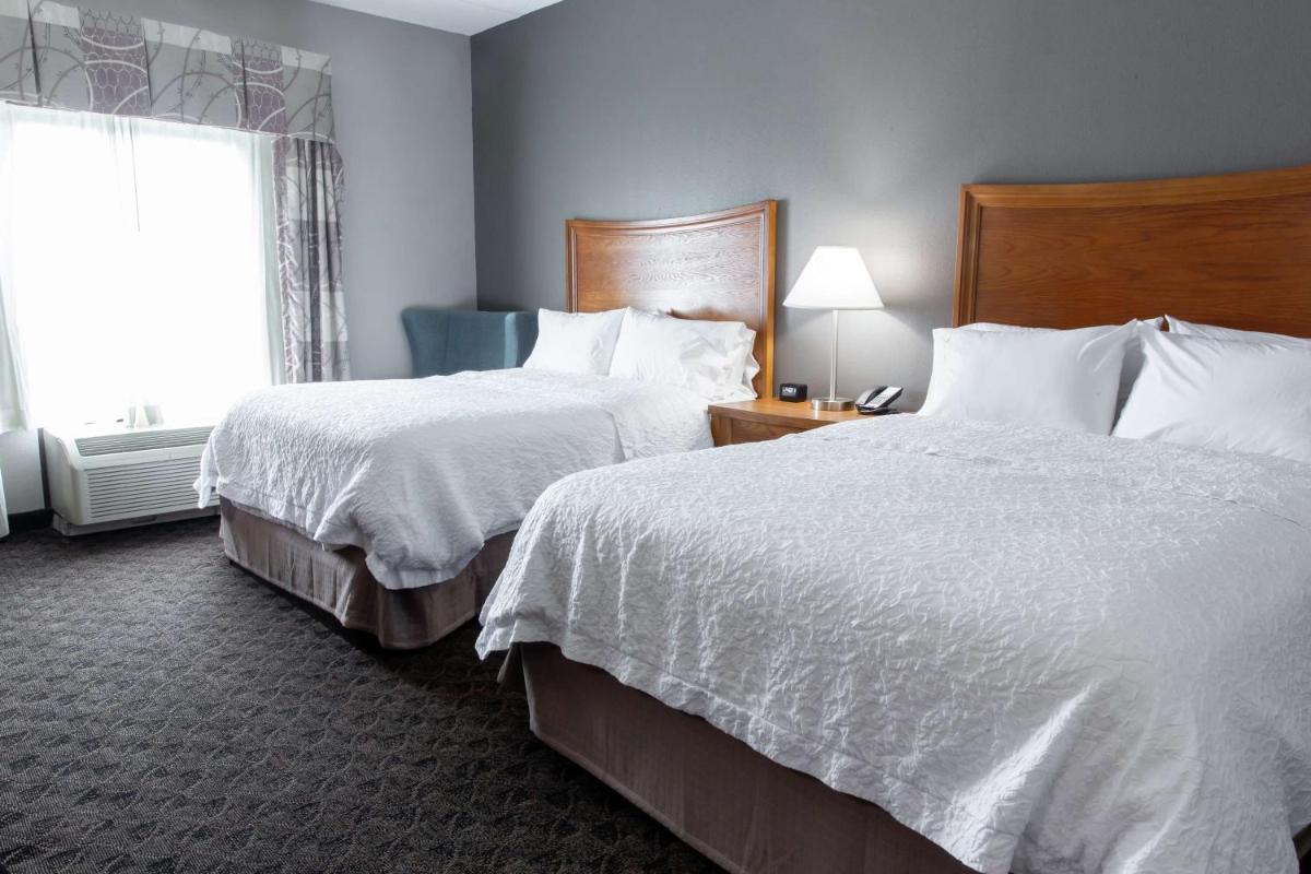 Hampton Inn & Suites Chesapeake-Square Mall - image 7
