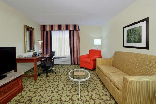 Hilton Garden Inn Chesapeake - image 15