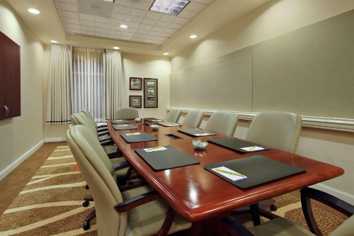 Hilton Garden Inn Chesapeake - image 19