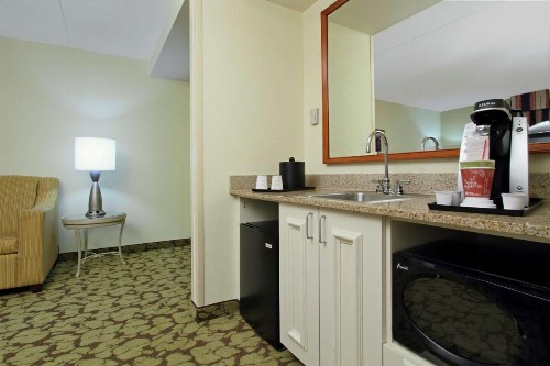 Hilton Garden Inn Chesapeake - image 20