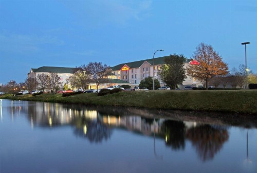Hilton Garden Inn Chesapeake - image 3