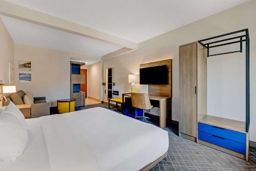 Comfort Suites Chesapeake - Norfolk - image 12