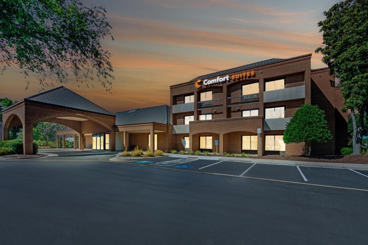 Comfort Suites Chesapeake - Norfolk - image 2