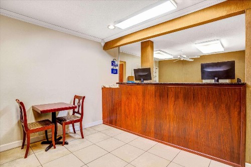 Days Inn by Wyndham Chesapeake - image 10