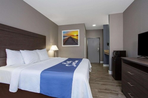 Days Inn by Wyndham Chesapeake - image 13