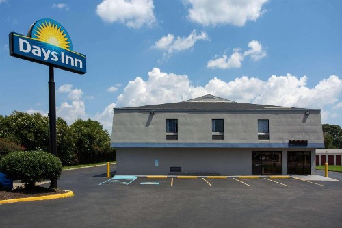 Days Inn by Wyndham Chesapeake - image 25