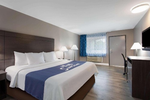 Days Inn by Wyndham Chesapeake - image 4