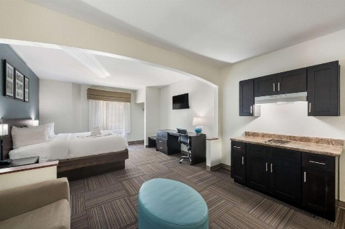 Sleep Inn and Suites Chesapeake - Portsmouth - image 25