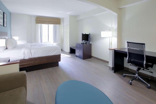 Sleep Inn and Suites Chesapeake - Portsmouth - image 49