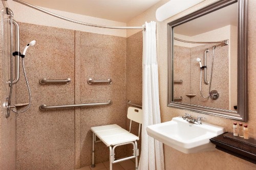 Wingate by Wyndham Chesapeake - image 15