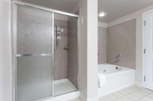 Wingate by Wyndham Chesapeake - image 4