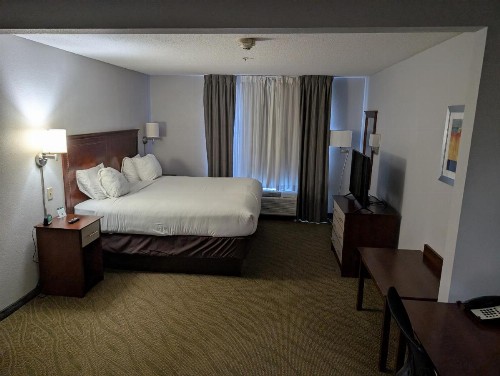 Wingate by Wyndham Chesapeake - image 9