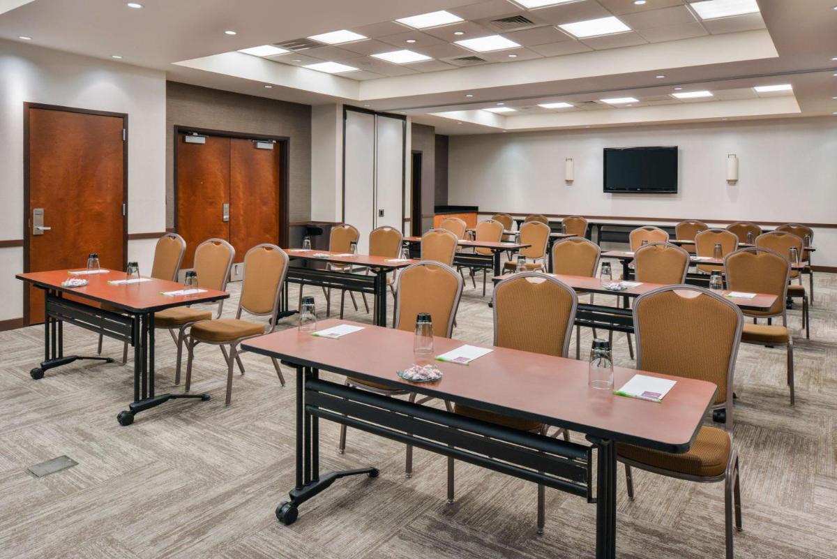 Hyatt Place Chesapeake - image 3