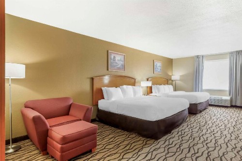 Comfort Inn & Suites Chesapeake - Portsmouth - image 10
