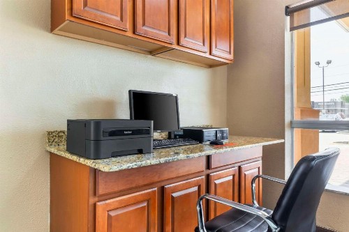 Comfort Inn & Suites Chesapeake - Portsmouth - image 33