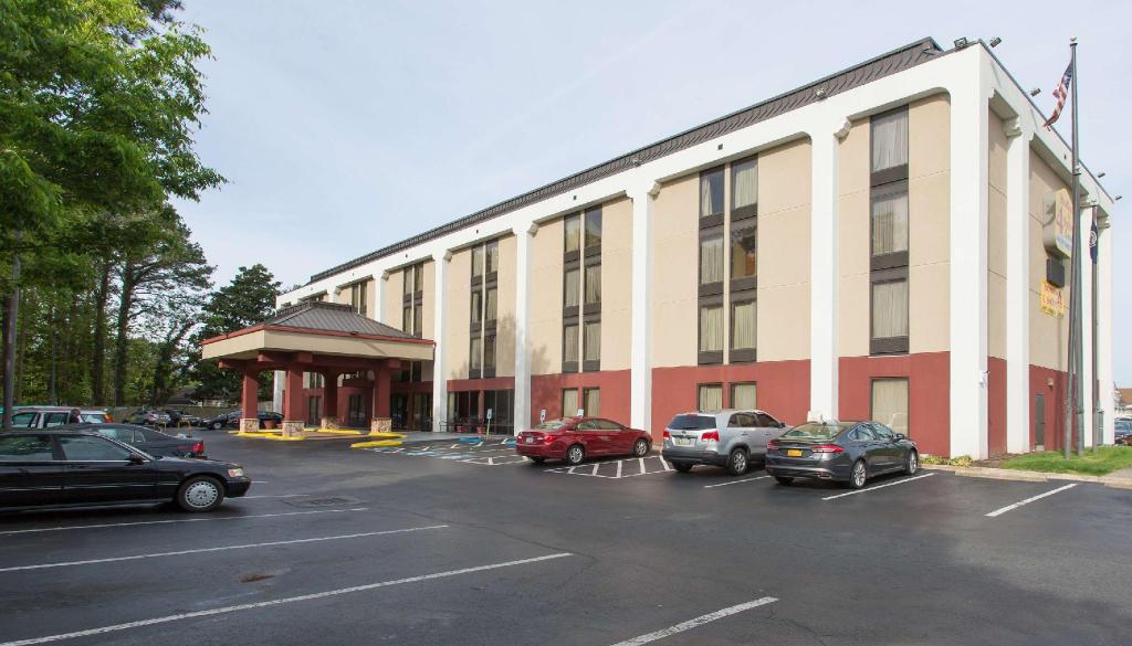 Studio and Suites 4 Less Western Branch - main image
