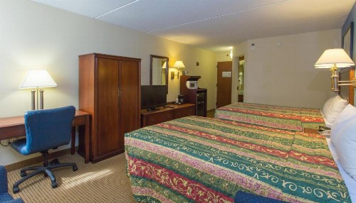 Studio and Suites 4 Less Western Branch - image 5