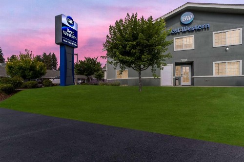 Best Western Rose Quartz Inn - image 11