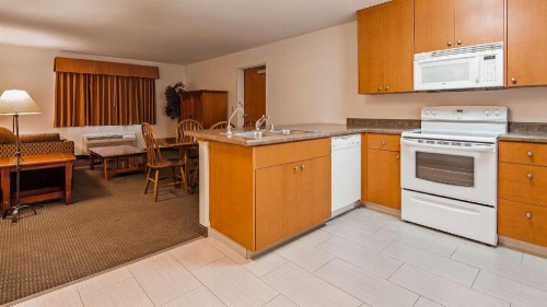 Best Western Rose Quartz Inn - image 46
