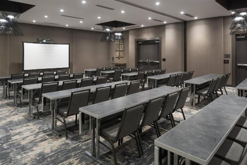 AC Hotel by Marriott Boston Cleveland Circle - image 36
